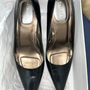 Calvin Klein Women's BROWN Pointed-Toe Pumps